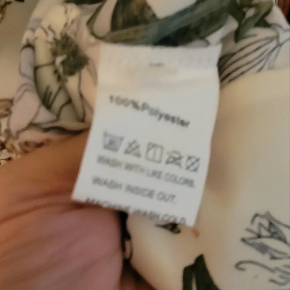 Floral Blouse 2XL Top White Short Sleeve Brand New - Picture 4 of 5